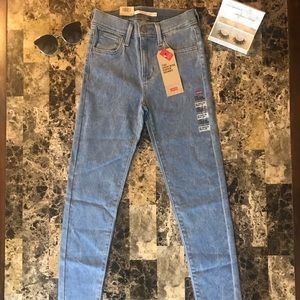 720 Levi’s jeans brand new